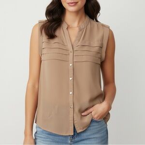 Sleeveless Pleated Button-Down Blouse in Taupe (Size Small).